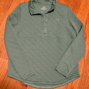 Vineyard Vines Woman’s Quilted Pullover in Green